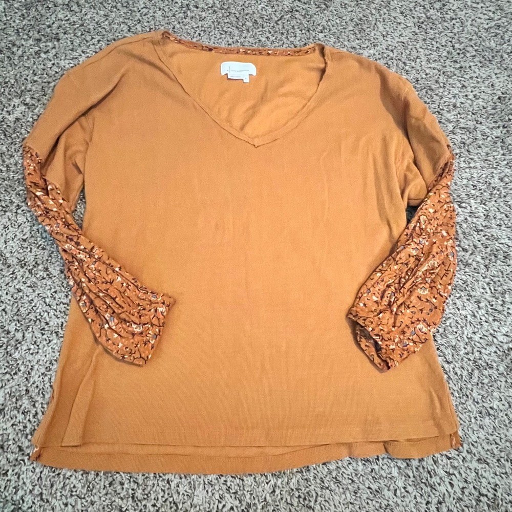 Anthropologie Mustard Orange Floral Balloon Sleeve V-Neck Thermal Top Mens M